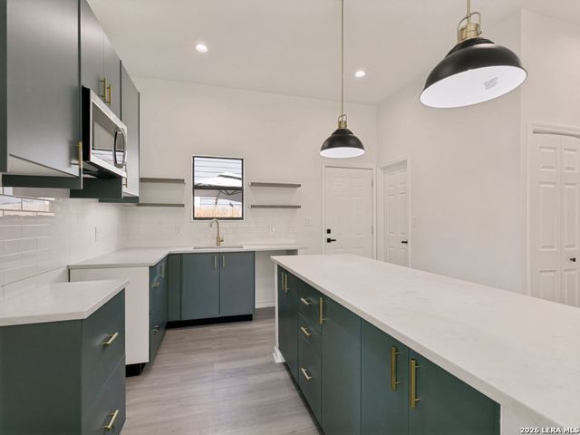 151 Vine St, San Antonio, TX 78210