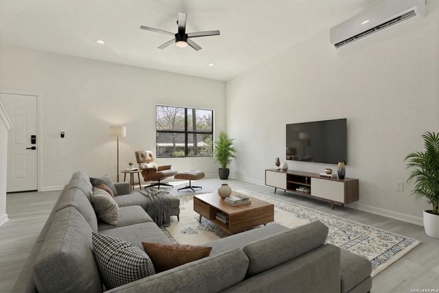 151 Vine St, San Antonio, TX 78210