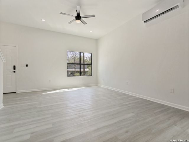 151 Vine St, San Antonio, TX 78210