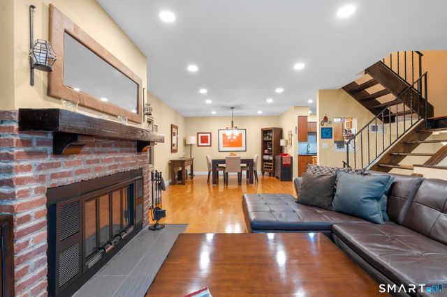 40 Riverside Avenue 4, Stamford, CT 06905