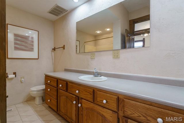 261 Lebanon Avenue, Belleville, IL 62220