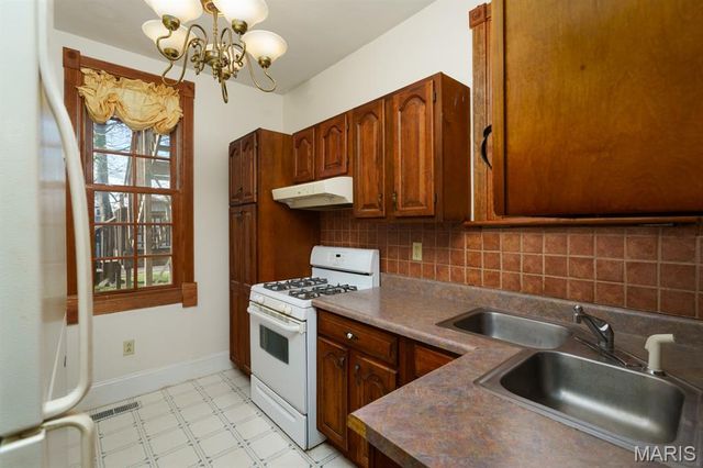 261 Lebanon Avenue, Belleville, IL 62220