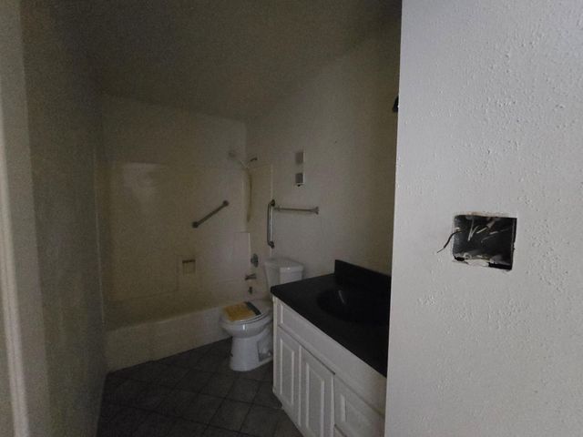 6106 W Airport Boulevard 18, Houston, TX 77035