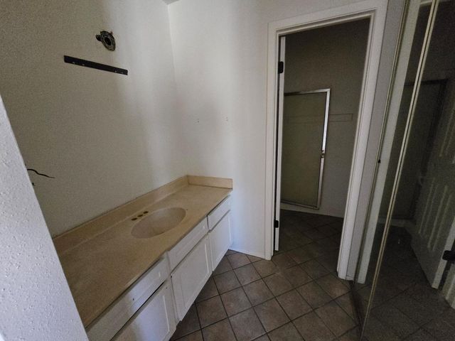 6106 W Airport Boulevard 18, Houston, TX 77035