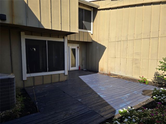 6106 W Airport Boulevard 18, Houston, TX 77035