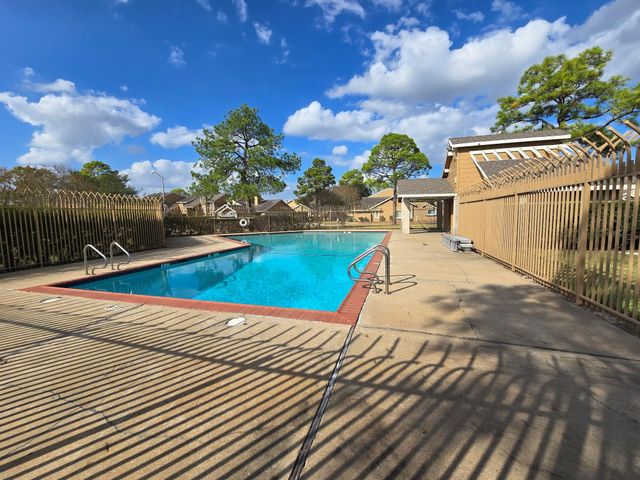 6106 W Airport Boulevard 18, Houston, TX 77035