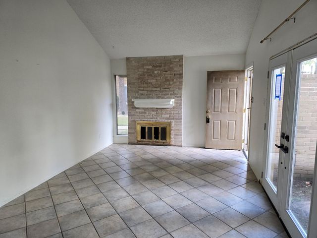 6106 W Airport Boulevard 18, Houston, TX 77035