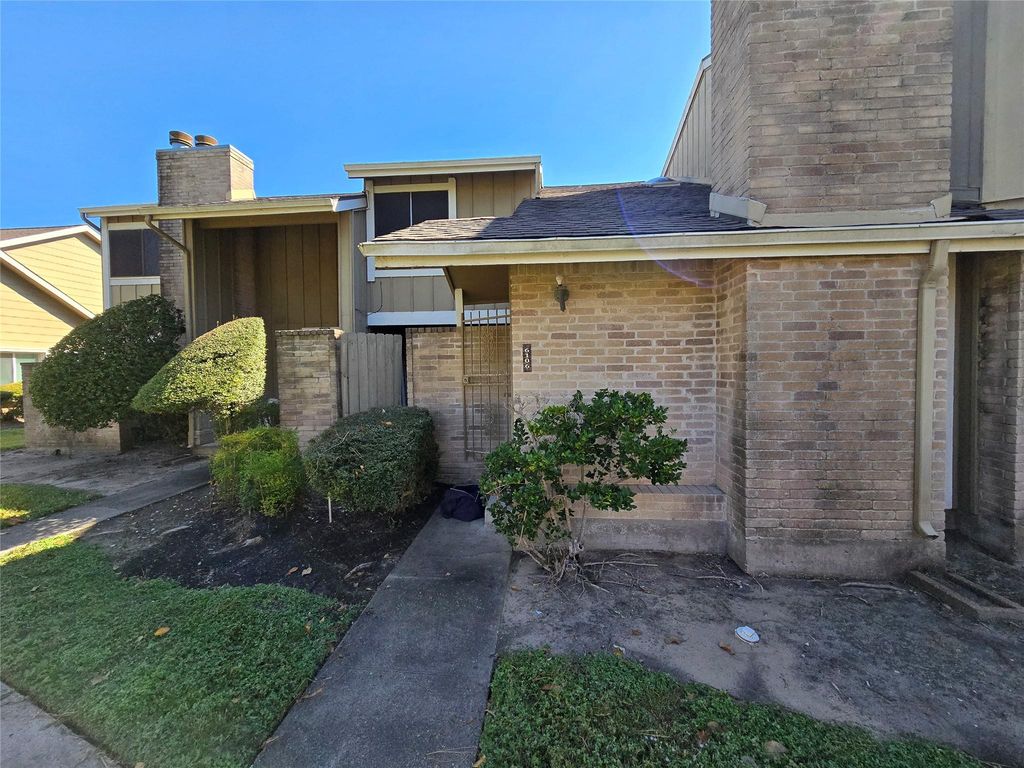 6106 W Airport Boulevard 18, Houston, TX 77035