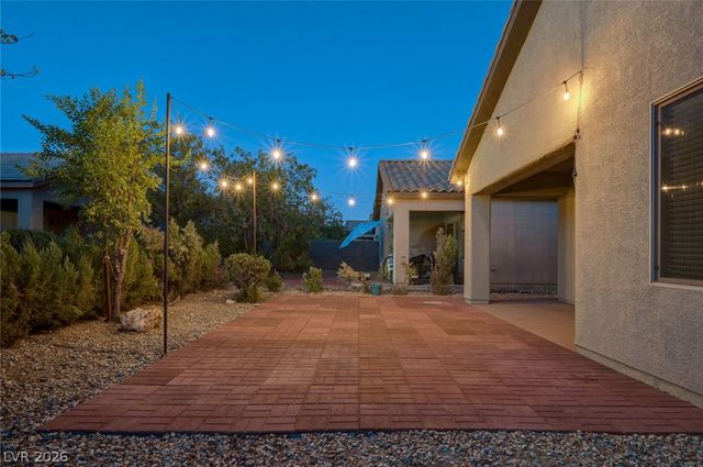 6092 Tokara Avenue, Las Vegas, NV 89122