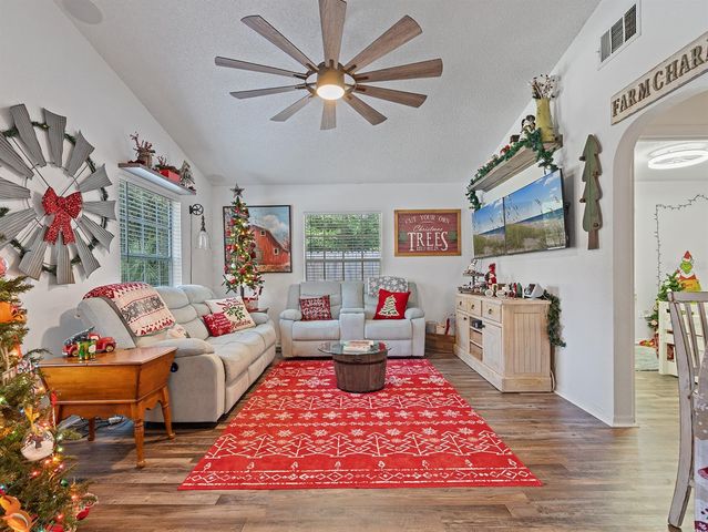 25336 SAINT ANNE STREET, Sorrento, FL 32776