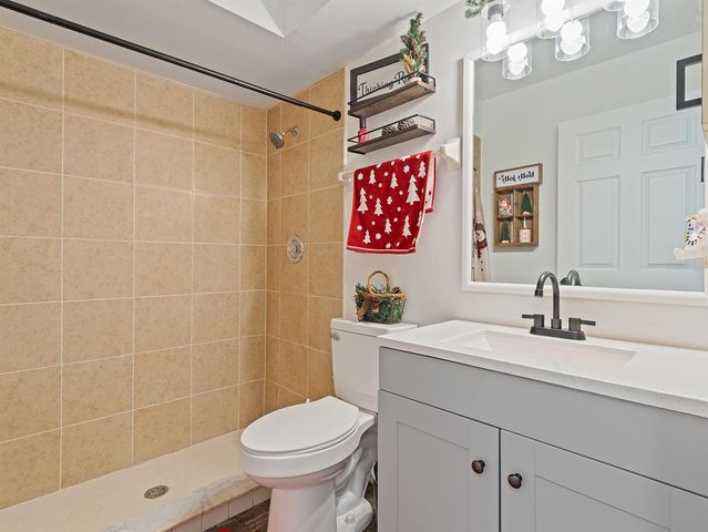 25336 SAINT ANNE STREET, Sorrento, FL 32776