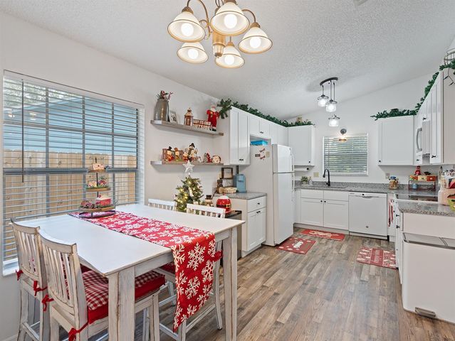 25336 SAINT ANNE STREET, Sorrento, FL 32776