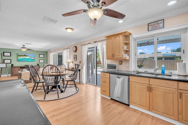 8235 NW 5th Street, Coral Springs, FL 33071