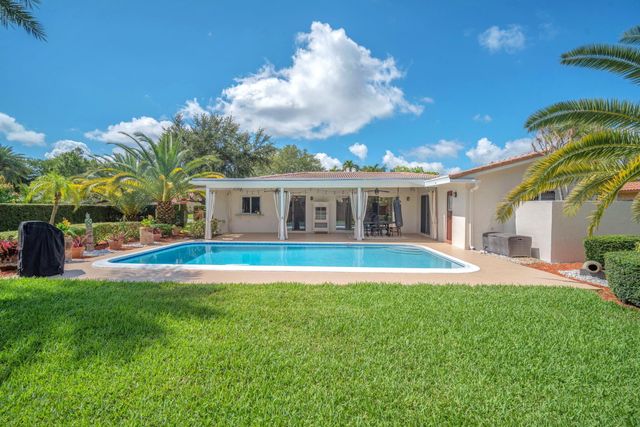 8235 NW 5th Street, Coral Springs, FL 33071