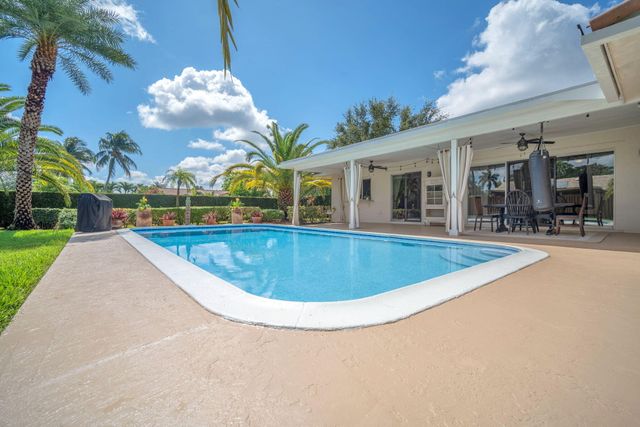 8235 NW 5th Street, Coral Springs, FL 33071