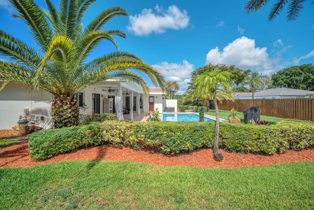 8235 NW 5th Street, Coral Springs, FL 33071