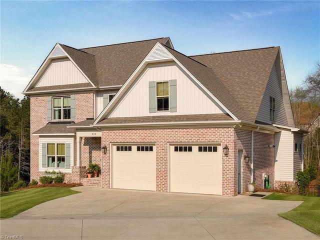 220 Quail Run Drive, Clemmons, NC 27012