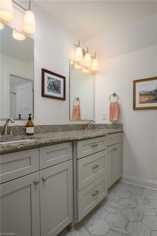 220 Quail Run Drive, Clemmons, NC 27012