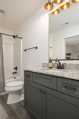 220 Quail Run Drive, Clemmons, NC 27012
