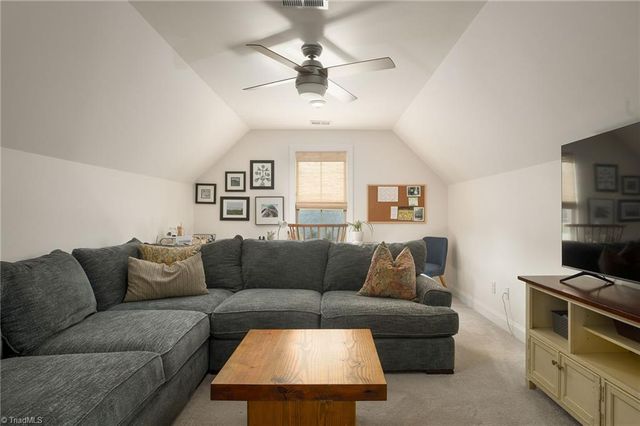 220 Quail Run Drive, Clemmons, NC 27012