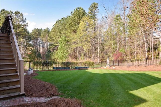 220 Quail Run Drive, Clemmons, NC 27012
