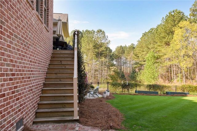 220 Quail Run Drive, Clemmons, NC 27012
