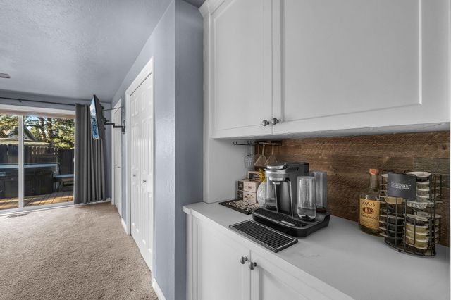 63425 Deschutes Market Road, Bend, OR 97701