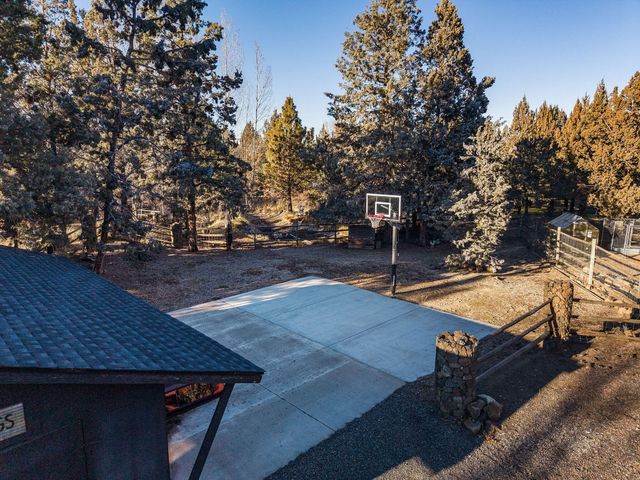 63425 Deschutes Market Road, Bend, OR 97701