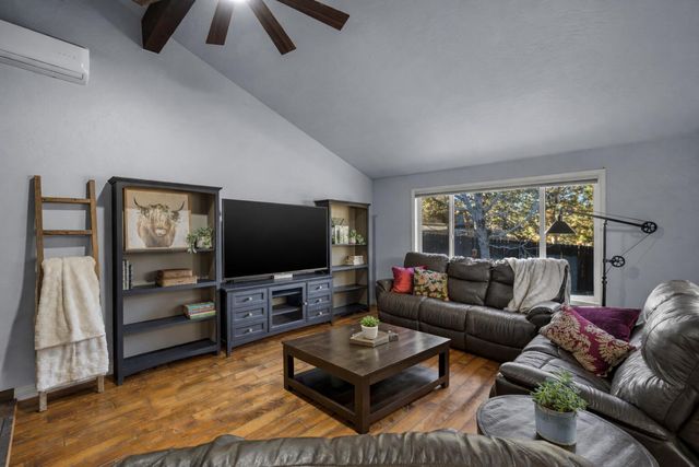 63425 Deschutes Market Road, Bend, OR 97701
