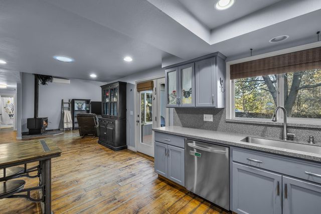 63425 Deschutes Market Road, Bend, OR 97701