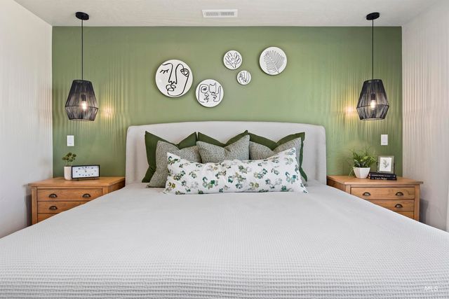 5886 W Parachute Dr, Meridian, ID 83646