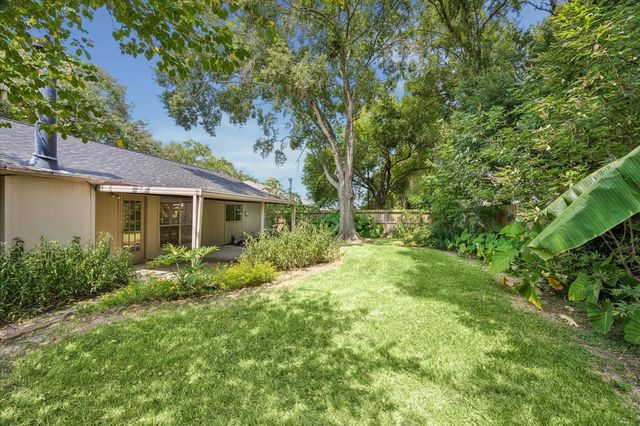 16723 Colony Bend Drive, Friendswood, TX 77546