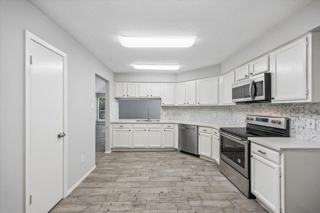 16723 Colony Bend Drive, Friendswood, TX 77546