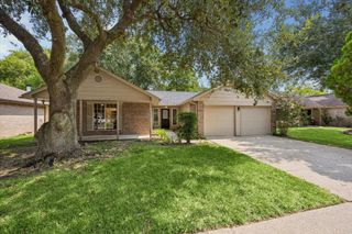 16723 Colony Bend Drive, Friendswood, TX 77546