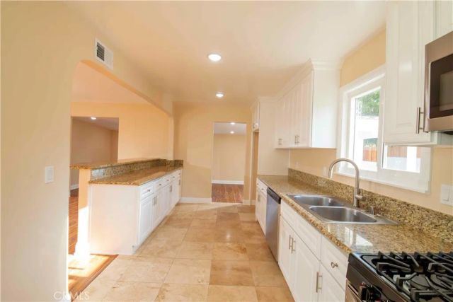 22336 Saticoy, Canoga Park, CA 91303