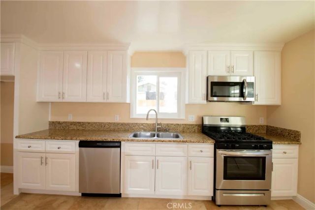 22336 Saticoy, Canoga Park, CA 91303