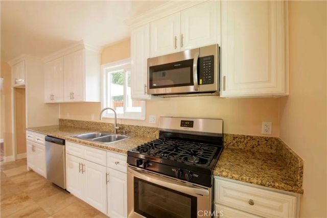 22336 Saticoy, Canoga Park, CA 91303