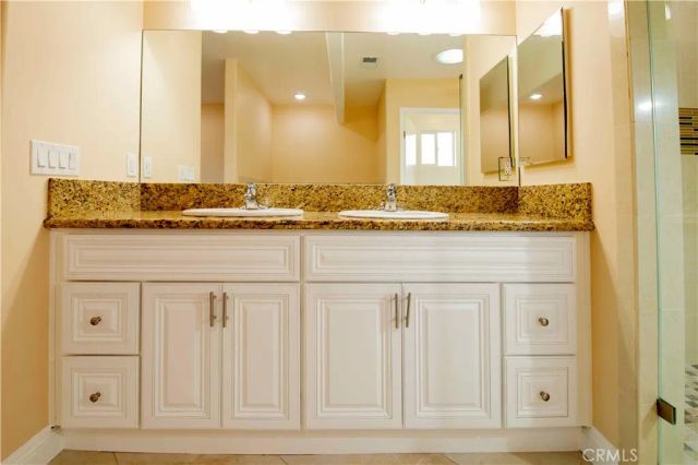 22336 Saticoy, Canoga Park, CA 91303