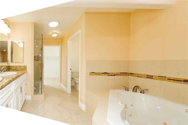 22336 Saticoy, Canoga Park, CA 91303