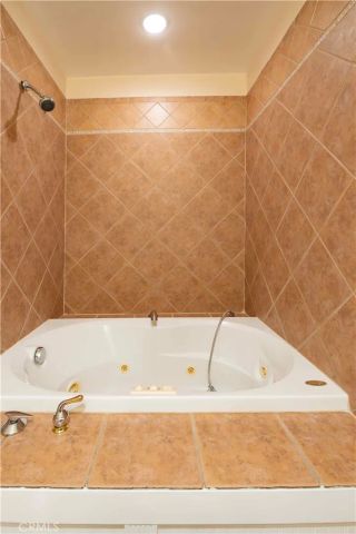 22336 Saticoy, Canoga Park, CA 91303