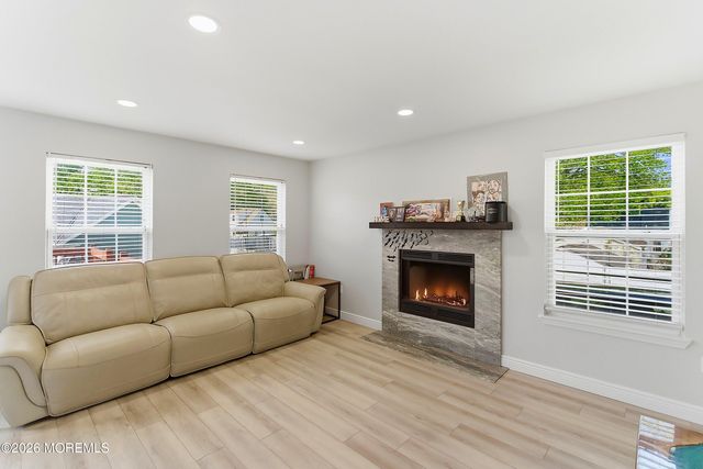 374 Mounts Mills Road E, Monroe, NJ 08831