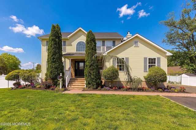 374 Mounts Mills Road E, Monroe, NJ 08831