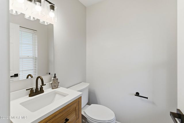 374 Mounts Mills Road E, Monroe, NJ 08831