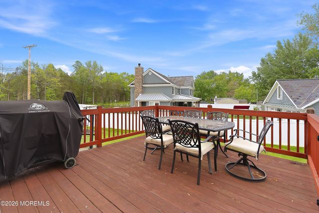374 Mounts Mills Road E, Monroe, NJ 08831