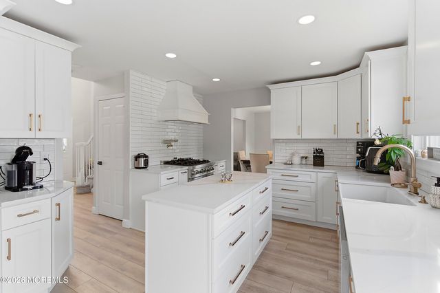 374 Mounts Mills Road E, Monroe, NJ 08831