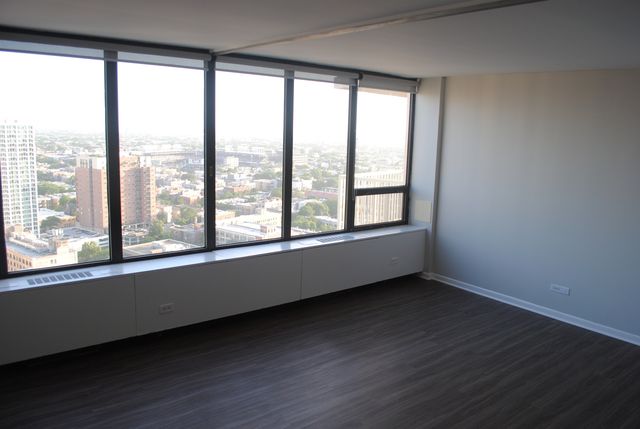 3930 N Pine Grove Avenue 2902, Chicago, IL 60613