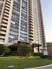 3930 N Pine Grove Avenue 2902, Chicago, IL 60613