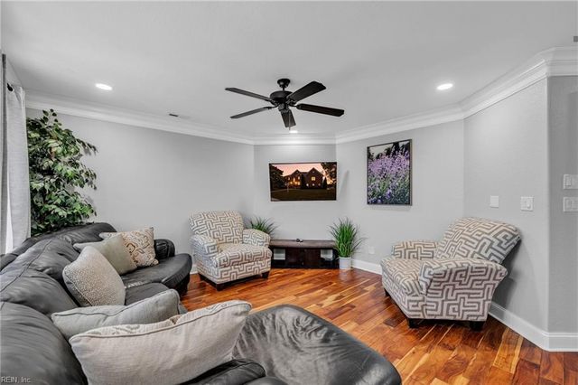 1301 Simon DR, Chesapeake, VA 23320