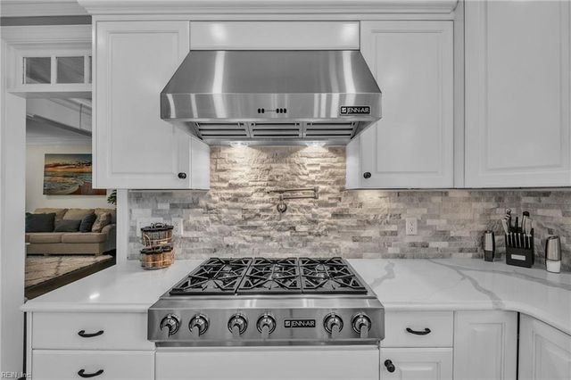 1301 Simon DR, Chesapeake, VA 23320
