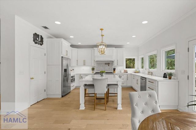 154 Sayle Lane, Richmond Hill, GA 31324